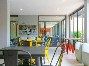 Отель Recenta Style Phuket Town