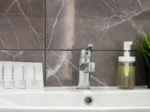 Апартаменты на 17 этаже в светлых тонах с видом на ЖК Тургенев , ФМР, Smart TV, комфорт и стиль by Depart Apart