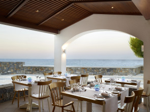 Отель Creta Maris