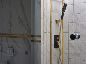 Квартира просторная трешка