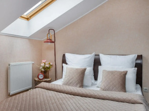 Апартаменты Апарт Трофи мансарда у парка