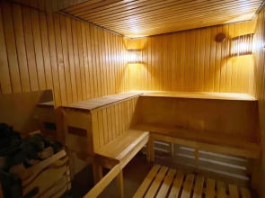 Отель Монарх