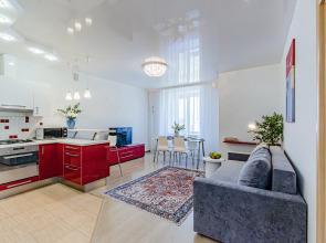 Квартира с Двумя Спальными Рядом с Ривьерой