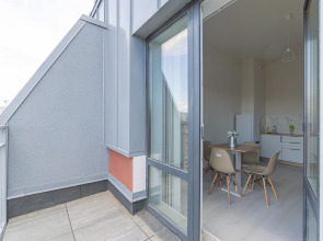 Апартаменты Двухкомнатная Квартира на Мансардном Этаже