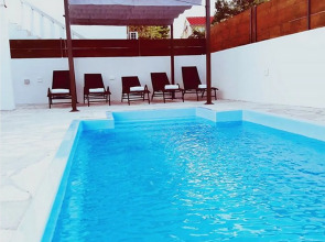 Holiday House Domino Guest House