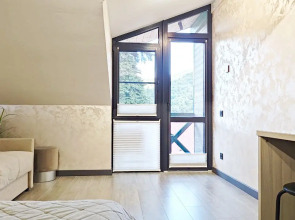 Апартаменты Greenberg на Защитников Кавказа 114