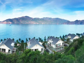 Hon Tam Resort (formerly MerPerle Hon Tam Resort)