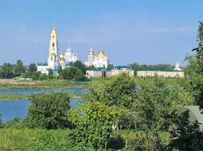 S Vidom Na Monastyr Nikolskaya Sloboda Guest House