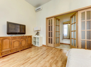 Апартаменты на Итальянской 37