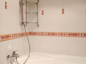 Квартира на Бикбая 23/2. Просторные трёхкомнатные апартаменты на 6 гостей.