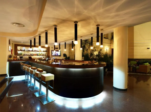 Отель Grand Hotel Yerevan