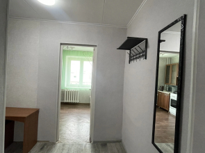 Na Ordzhonikidze, D.14 Flat