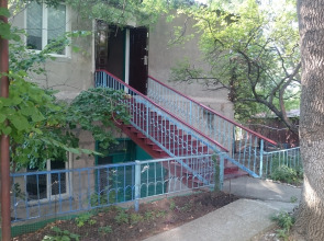 Na Pereulke Sverdlova Hostel