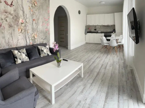 Dupleks S Vidom Na Ozero I Gory Private House