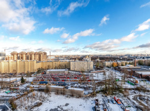 Апартаменты с балконом и красивым видом у метро