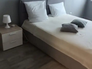 1k. Kvartira Ulitsa Rozyi Lyuksemburg, 118 Flat