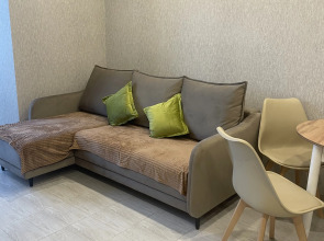 Квартира Просторная на Курсантов Кировцев