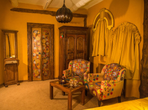 Отель Luxury House