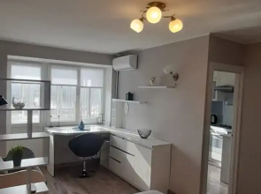 V Samom Tsentre Bresta Flat