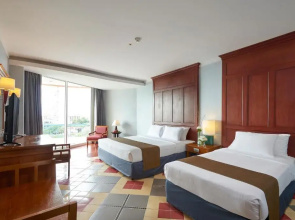 Отель Long Beach Garden Hotel & Pavilions