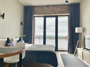 Panoramic River View Loft Apartments