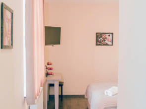 Hotel RED