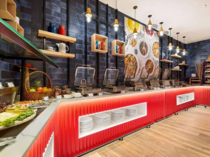 Отель La Quinta by Wyndham Dubai Jumeirah