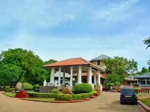 Yoho Kodigahawewa Forest Resort Hotel