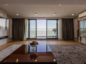 Apartment Dvukhetazhny Pentkhaus Maki U Morya