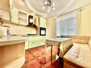 Апартаменты Трехкомнатные на Мира у ТРК Столица