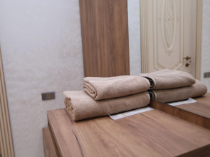 Отель Louvre Home