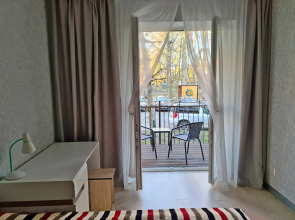 Двухкомнатная квартира на Тихомирова