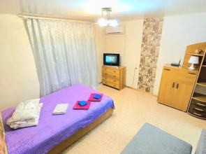 Na Zaparina 137A Apartments