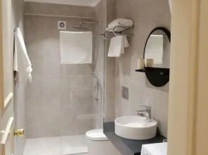 Апарт-отель Channel Suites