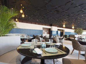 Отель Barceló Al Jaddaf