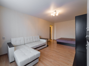 Апартаменты 1 Яр-сутки на Угличской 3