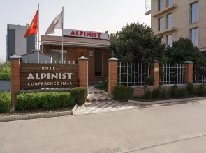 Отель Alpinist