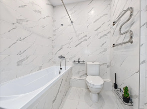 Апартаменты Евродвухкомнатные Stepanenkov на Военной 51