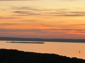 Studiya S Vidom Na Volgu Flat