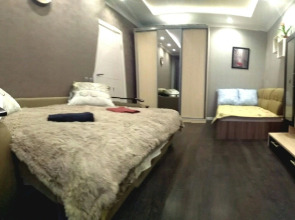 Апартаменты элитные на переулке Трудолюбия с джакузи