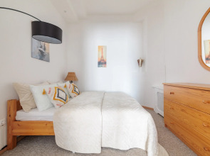 Апартаменты у Дворцовой площади DereMRents ДереМРентс