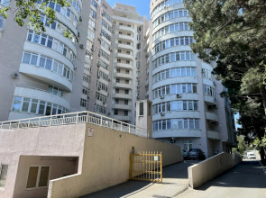 Квартира 8 Просторная 2-к в р-не Дельфинария - до моря 10 мин