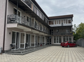 Premyer Sukhum Guest House