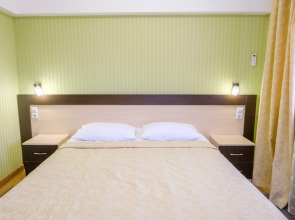 Отель Славия