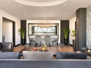 Отель Wyndham Grand Tbilisi