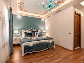 Отель Seven Hills Palace