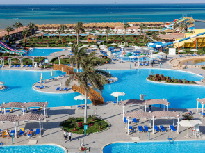 Alora Aqua Park Resort by SUNRISE