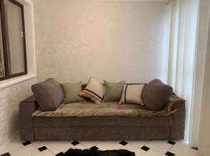 Апартаменты "Эленика" 2-х комнатная Квартира с выходом в парк в Центре города