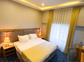 Отель Grand Midway