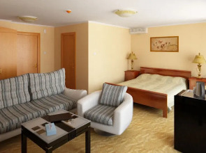 Отель Меридиан